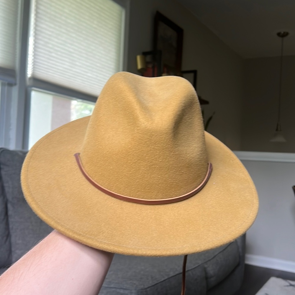 Brixton wool hat in caramel color with brown leather strap